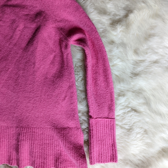 EUC J. Crew Side Slit Supersoft Turtleneck Sweater in Intense Pink - Picture 14 of 16